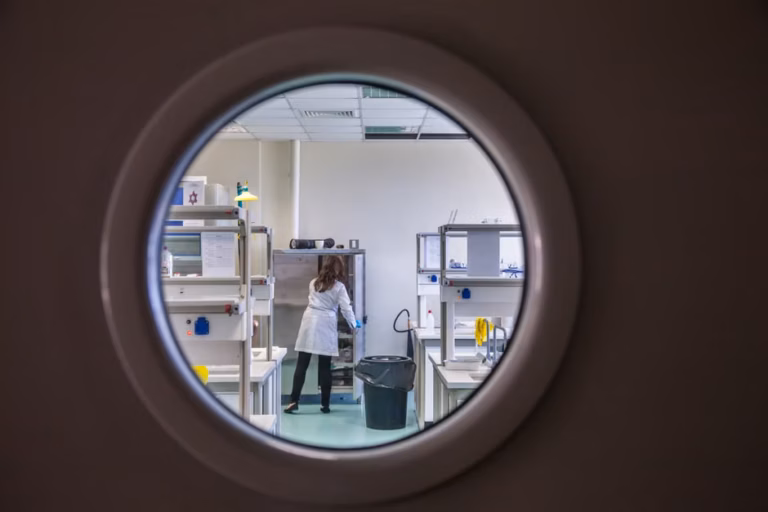 AI researchers Adler and Pritzel leave Google for Anthropic