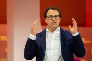Anthropic surpasses OpenAI in business spending amid Trump administration dispute