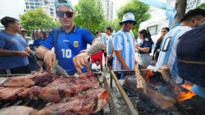 Argentina and Texas fans debate beef quality at World Cup
