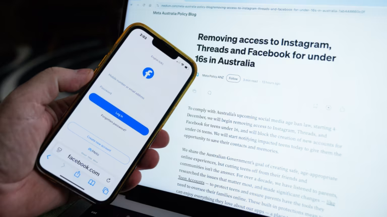 Australia moves to tighten under-16 social media ban