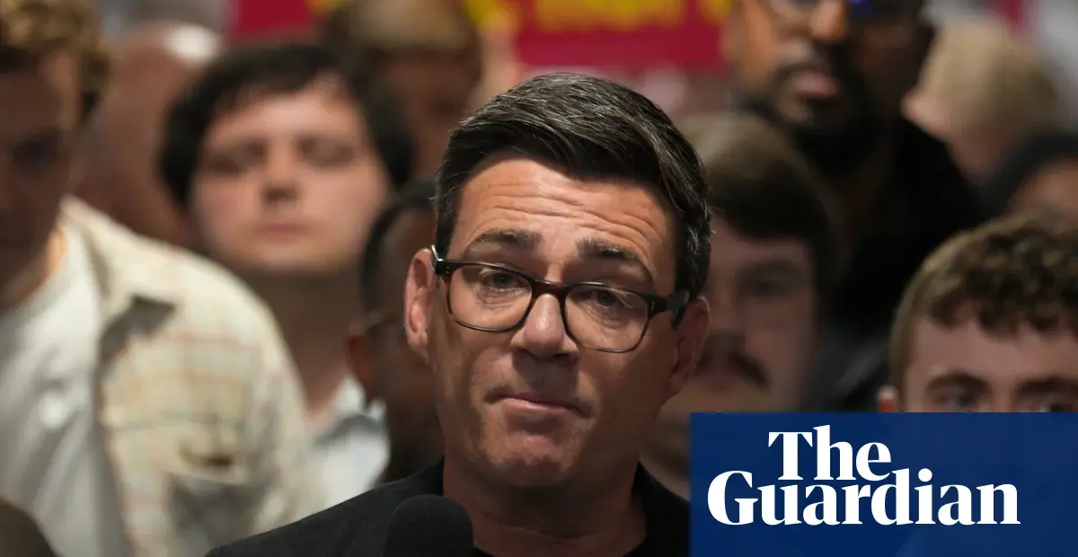 Burnham team asks ministers to delay resignations to avoid government chaos