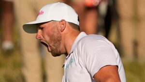 Clark edges Burns by one to win US Open at Shinnecock Hills