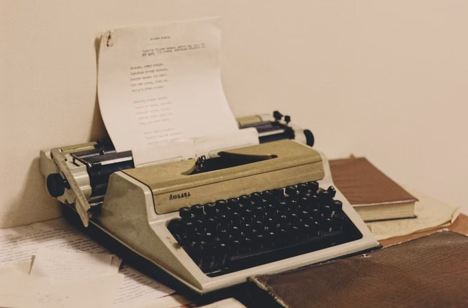 De Hamel's New Memoir Explores Manuscripts and Personal Growth