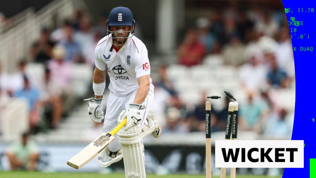 Duckett run out for 36 as New Zealand take first England wicket