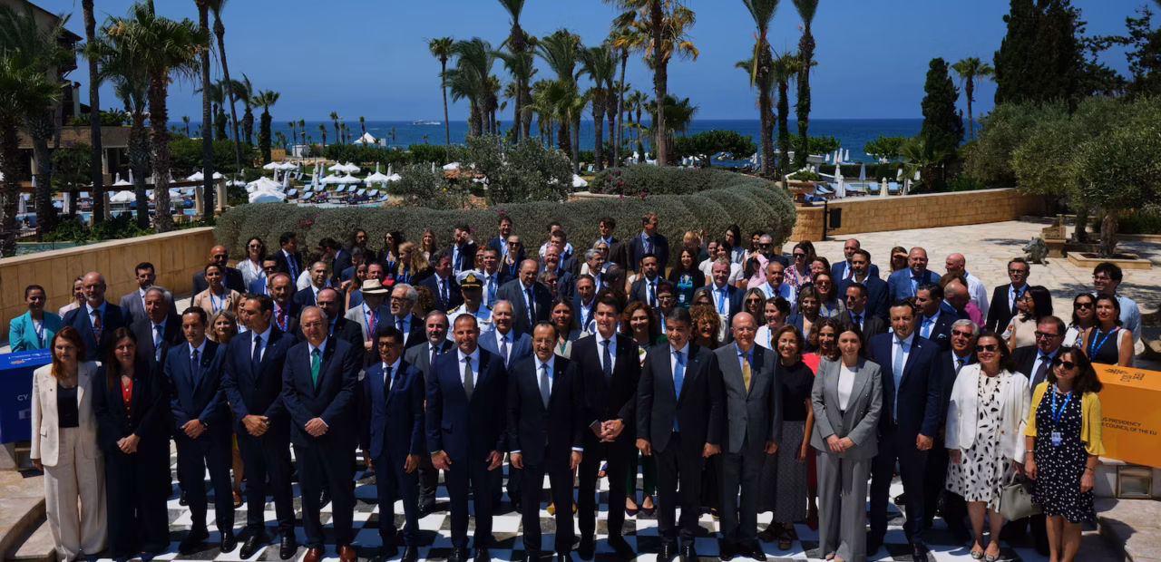 EU unveils plan to support islands and coastal communities