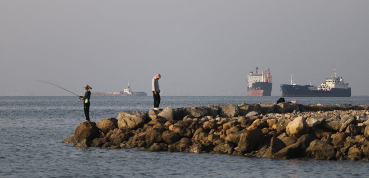 Iran Deal Announced, Strait of Hormuz Reopening Faces Delays
