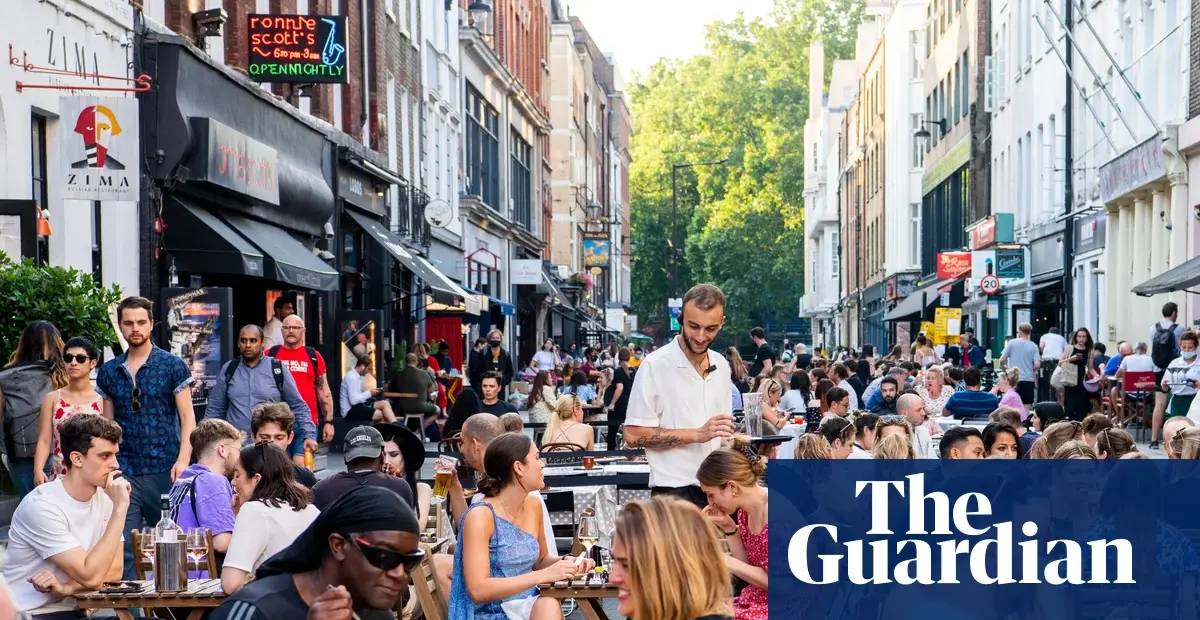 London mayor to override Soho council opposition to outdoor dining