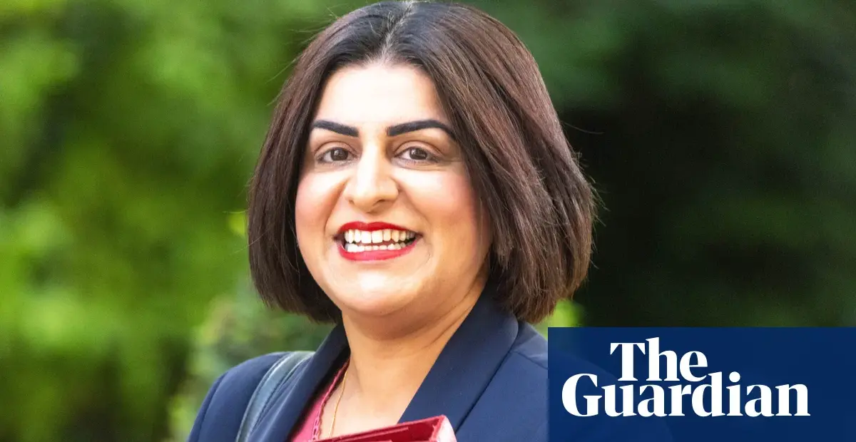 Mahmood in standoff with Starmer over junior minister's fate