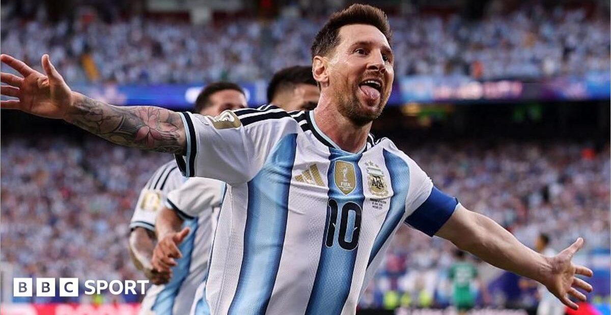 Messi Hat-Trick Ties World Cup Scoring Record as Argentina Defeats Algeria