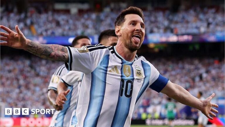 Messi Hat-Trick Ties World Cup Scoring Record as Argentina Defeats Algeria