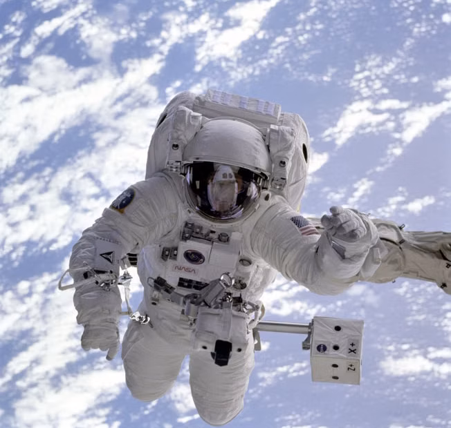 Nasa Astronaut Captures Aurora Australis Timelapse From SpaceX Dragon