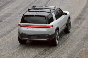 Rivian lays off hundreds of workers after R2 deliveries begin