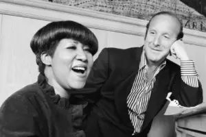 Rolling Stone publishes photo retrospective of Clive Davis’s career