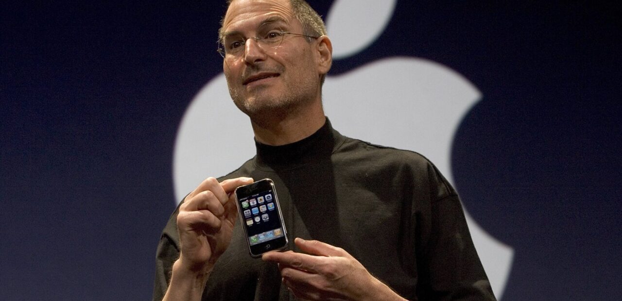 Smartphone use linked to U.S. birth rate decline, economist says