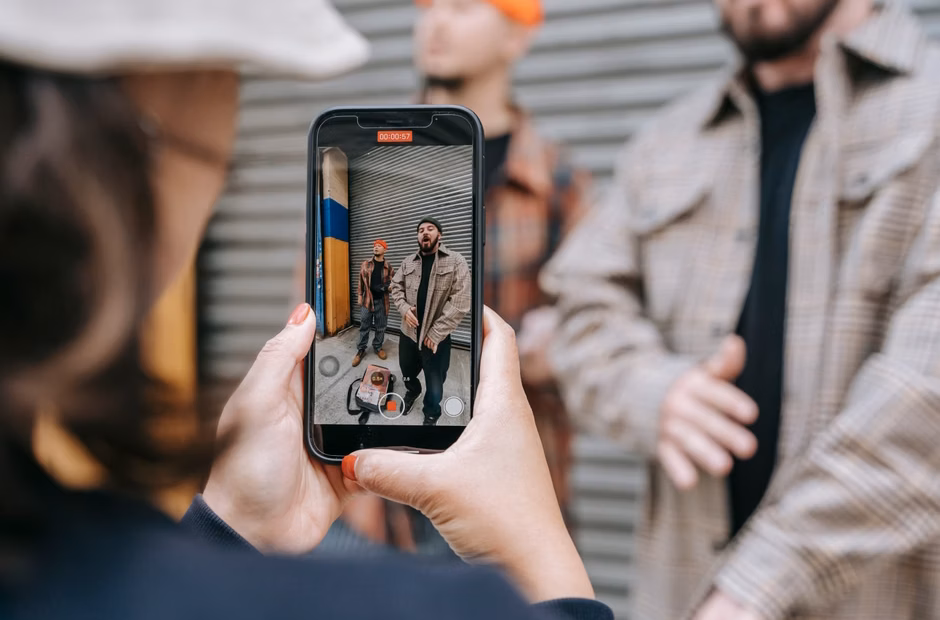 Snap spins off AI video team into new company Dotmo
