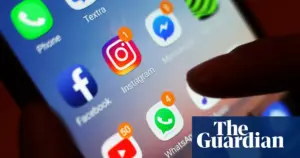 Starmer announces social media ban for under-16s