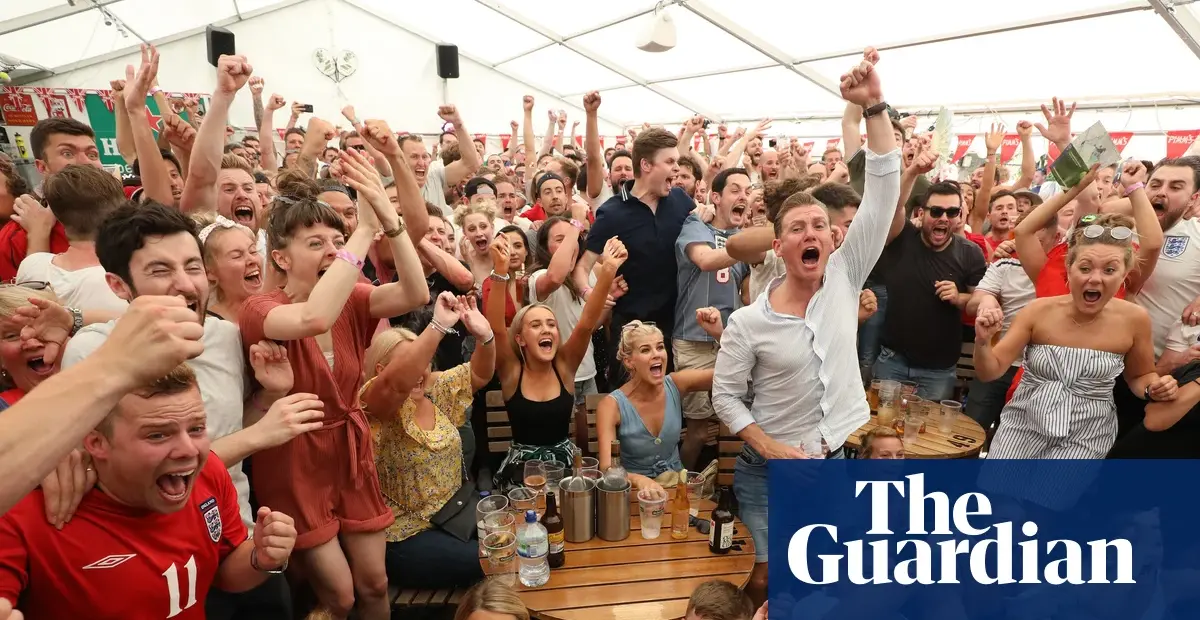 Starmer government allows late pub openings for World Cup matches