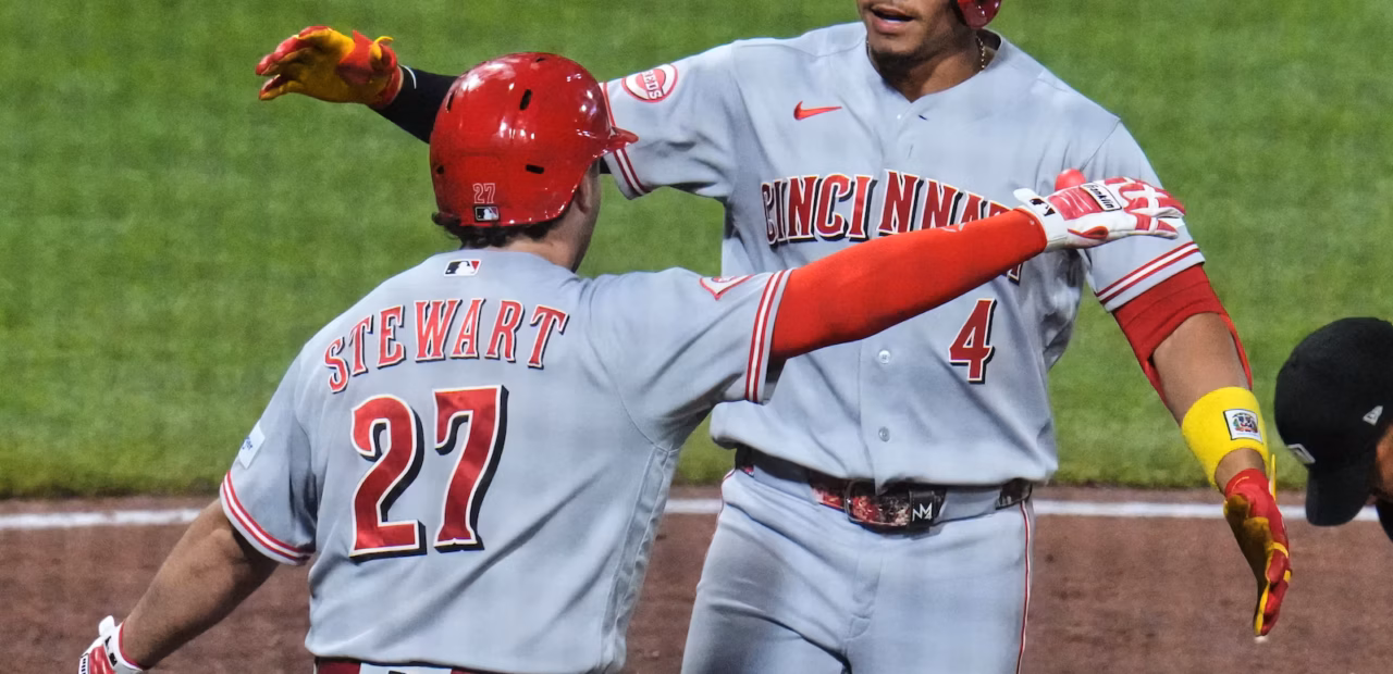 Suárez 3-run homer in 9th gives Reds 9-7 win over Pirates