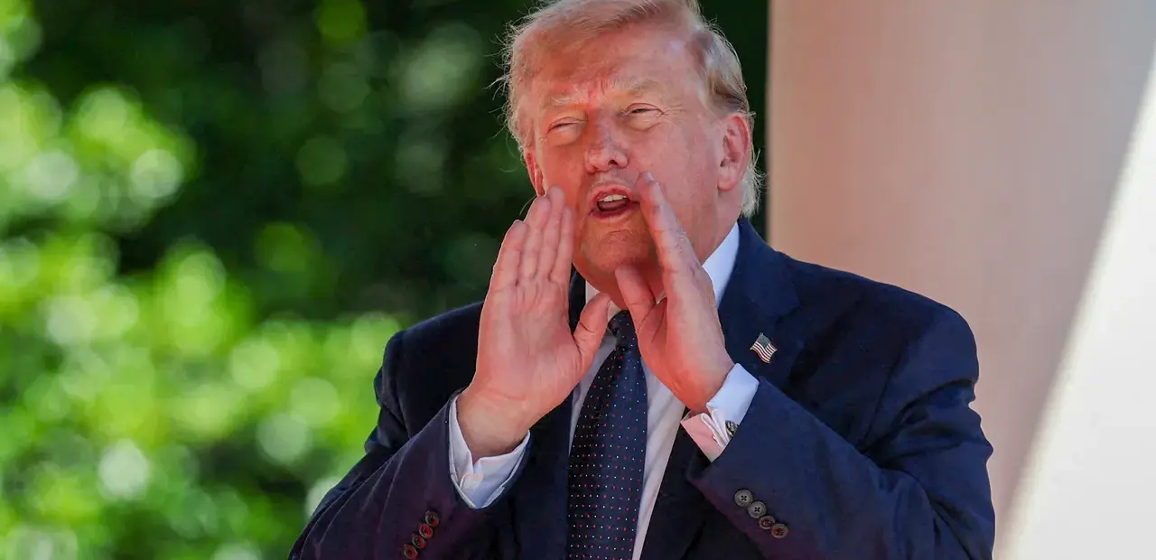 Trump mocked Zuckerberg and Bezos over fawning texts, book reports