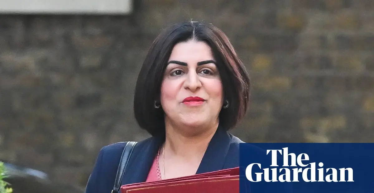 UK asylum seekers face £10,000 repayment for living costs under new bill