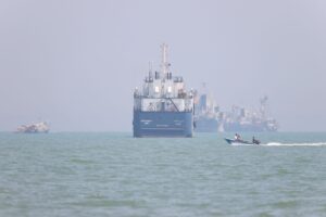 UN maritime agency pauses Hormuz ship evacuation after vessel attack