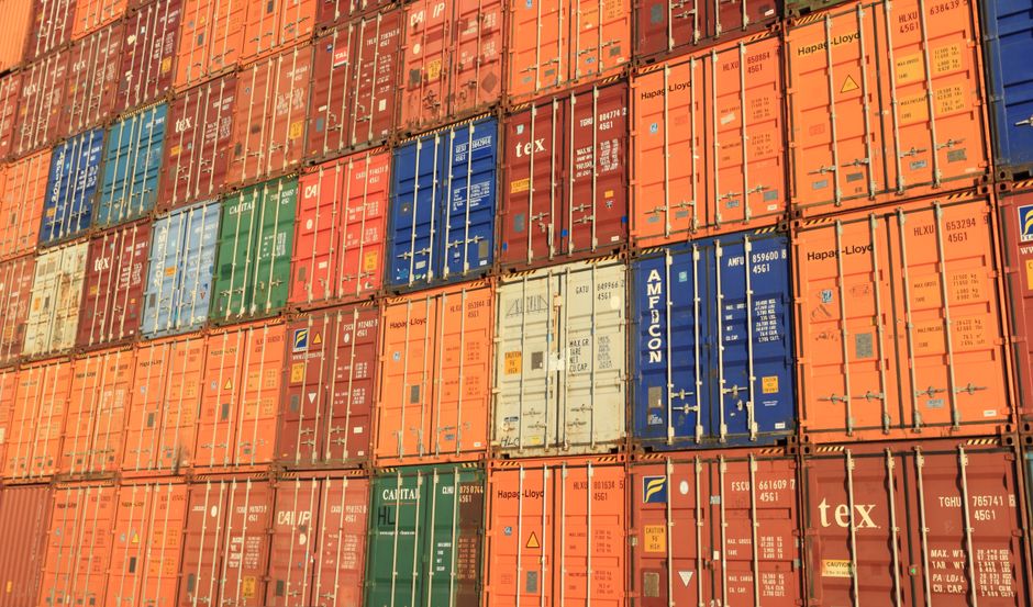 US export directive forces Anthropic to pull AI models; cybersecurity experts urge reversal