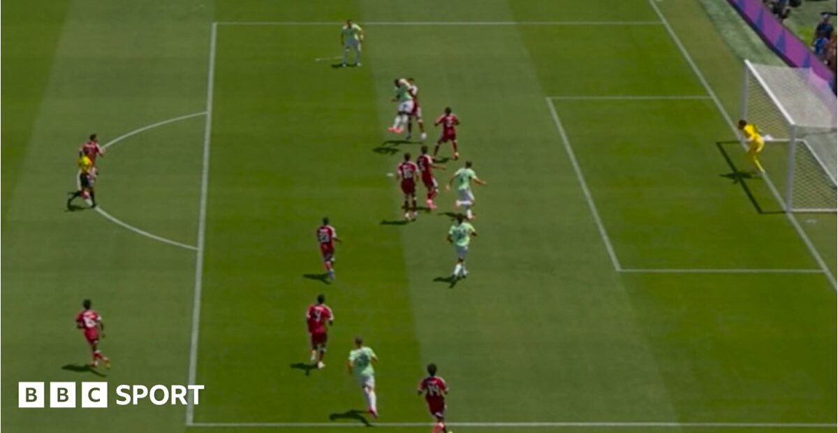 VAR technology fault leaves offside question unanswered in World Cup match