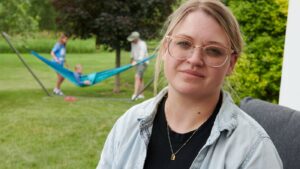 Working parents report struggle to balance job and family duties