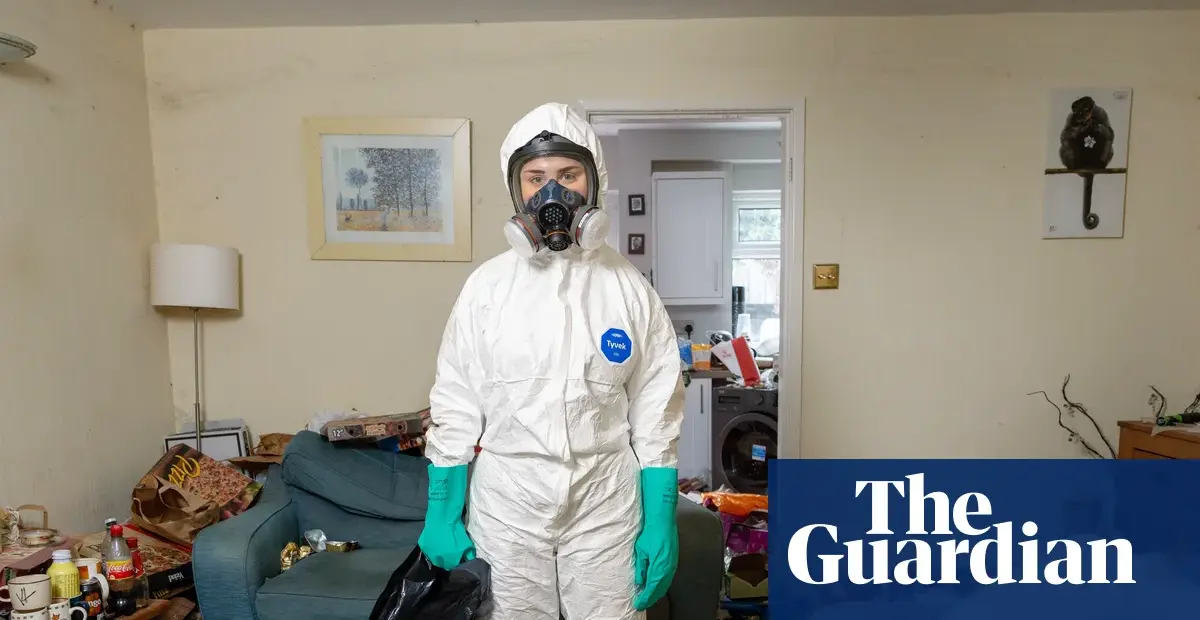 Bea Elton cleans extreme homes and helps desperate homeowners
