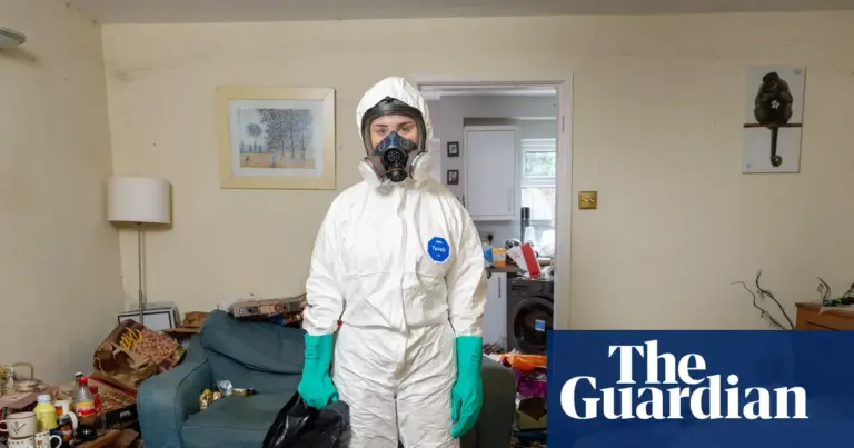Bea Elton cleans extreme homes and helps desperate homeowners