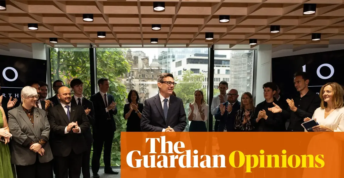 Burnham caps bus fares at £2, draws comparison to 1980s London policy