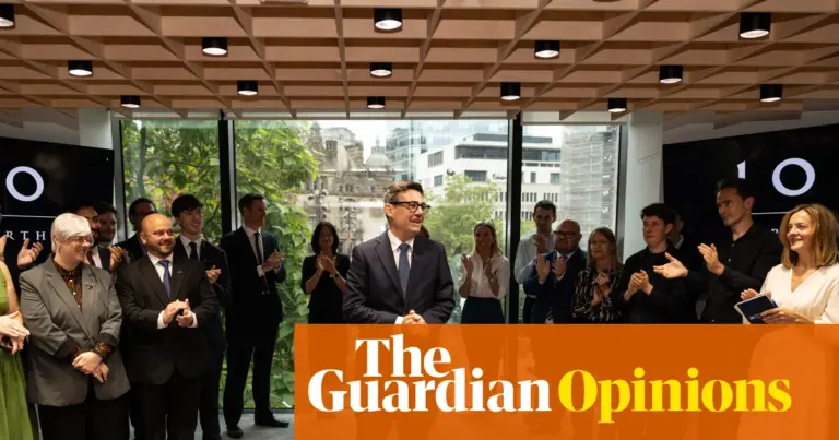 Burnham caps bus fares at £2, draws comparison to 1980s London policy
