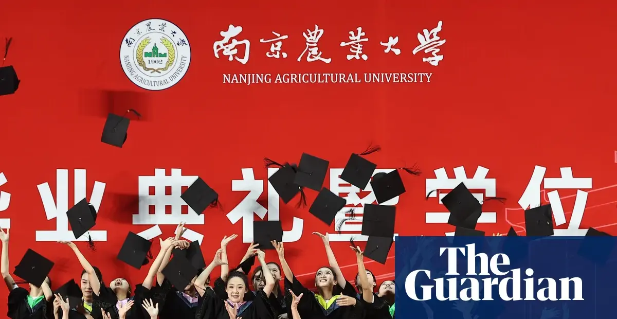 China faces record graduate glut as 12.7 million enter tight job market