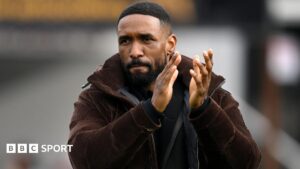 Defoe leaves Woking after four months as manager