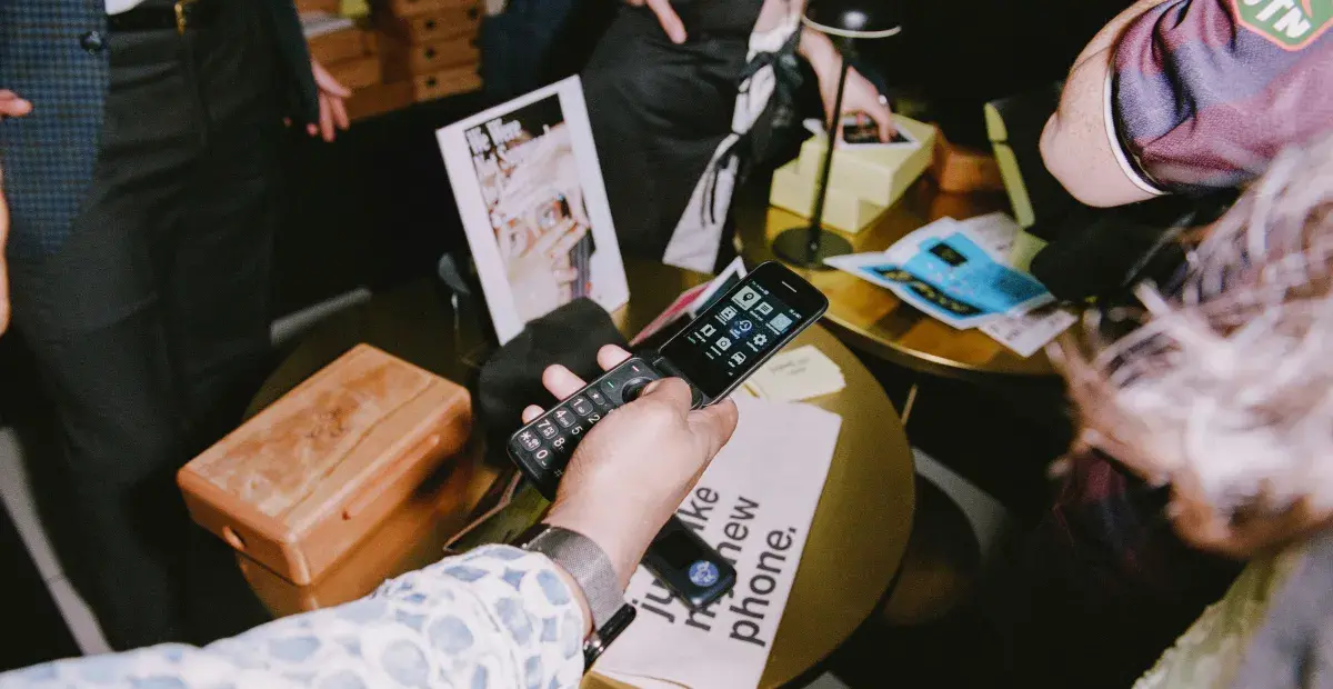 Dumb Co flip phone offers smartphone apps in a simpler device