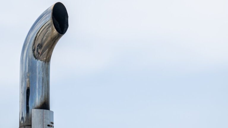 EPA proposes weakening heavy-duty truck pollution rules
