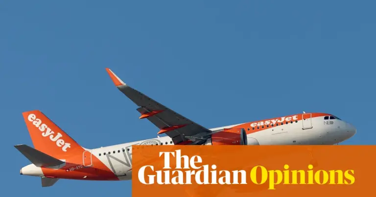 EasyJet receives competing takeover bids from Apollo and Castlelake