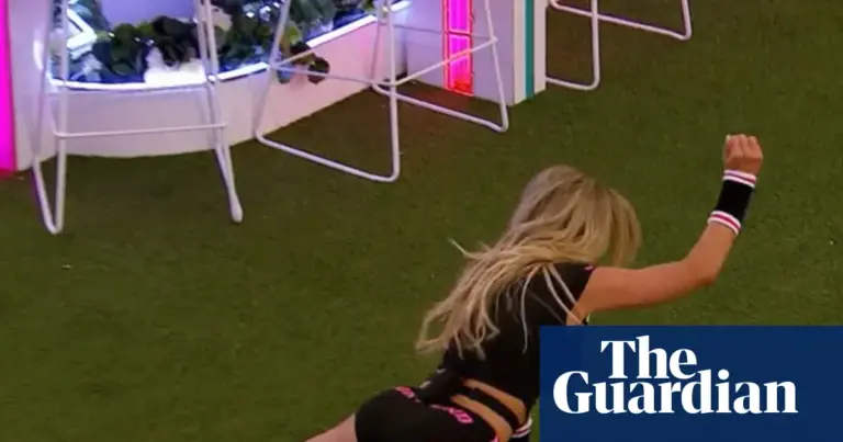 Expert tips on safely learning to do the splits