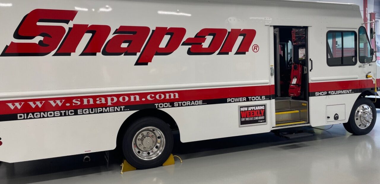Fed official visits Wisconsin toolmaker to study manufacturing success