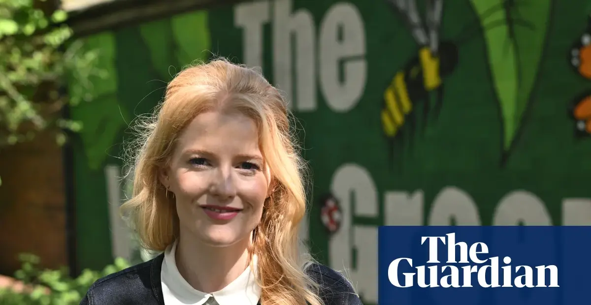Green MP introduces bill for maximum workplace temperature in UK