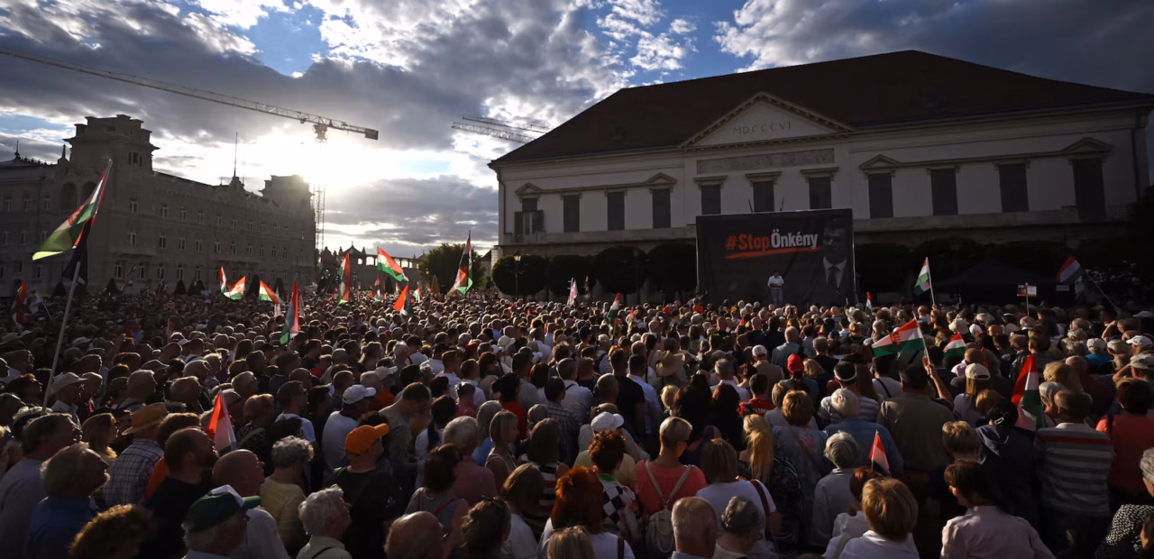 Hungary protest opposes government plan to remove President Sulyok