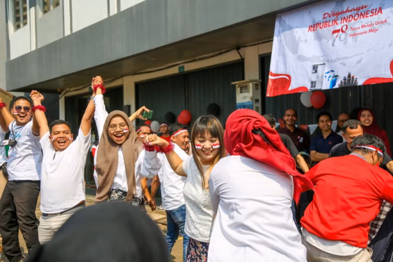 Indonesia faces investor exodus after Hormuz closure and spending concerns
