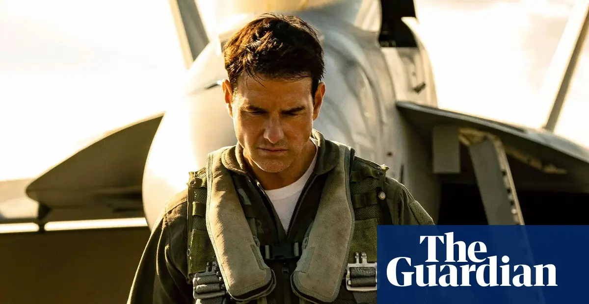 Judge pauses Paramount-Warner merger after 12-state challenge