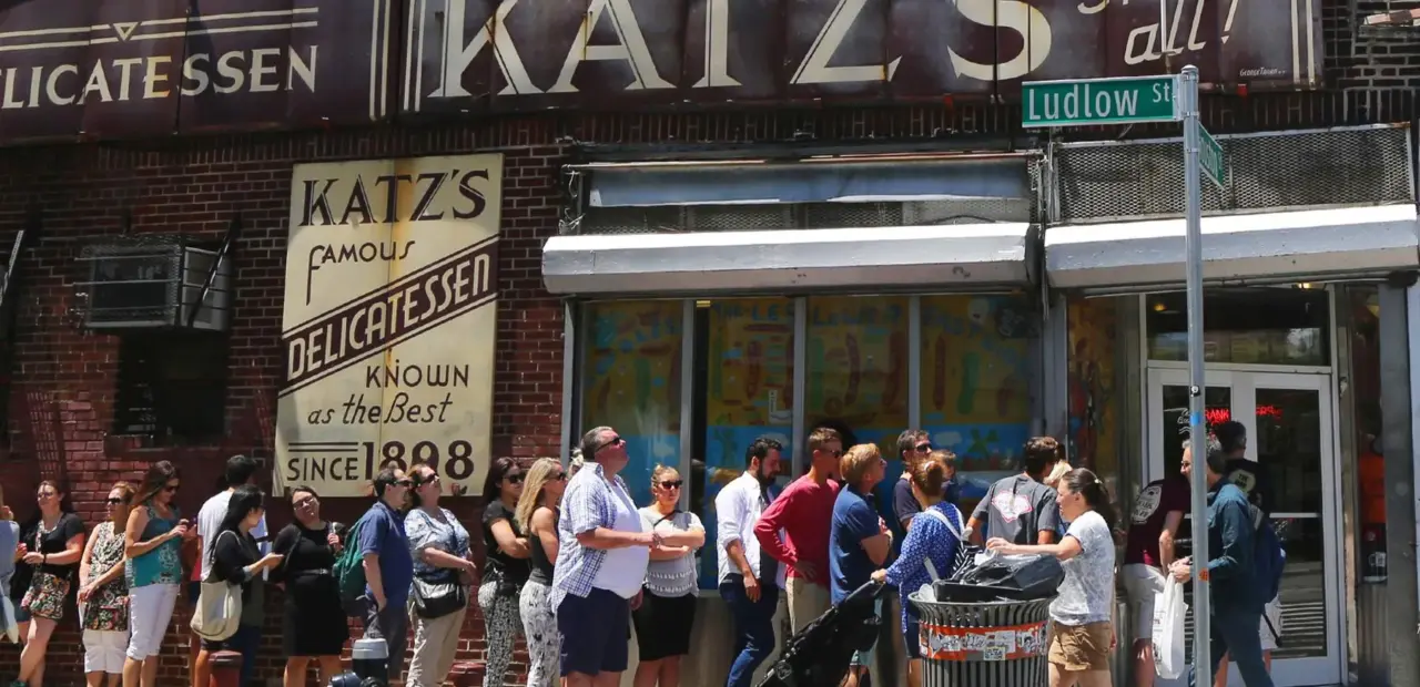 Line Sitting Becomes Paid Gig for Restaurant Waitlists
