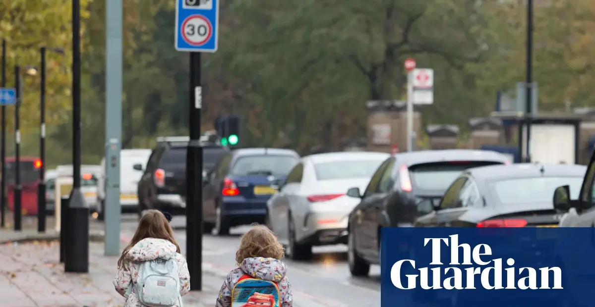Poorest children in England 40% more likely to be hospitalised for lung infections