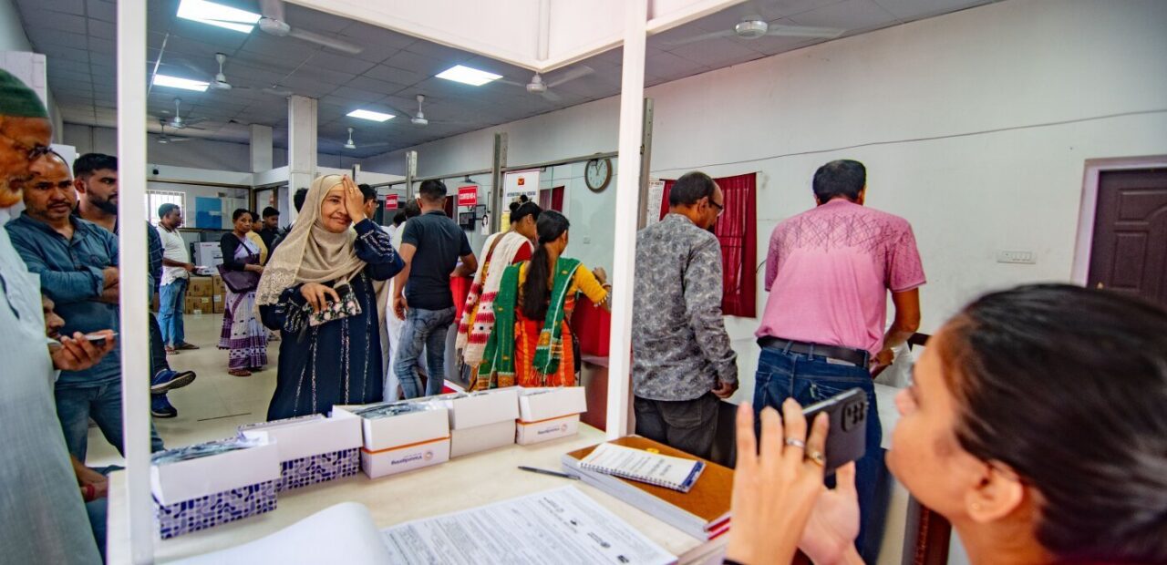 Post office pilot in India offers free reading glasses to remote communities