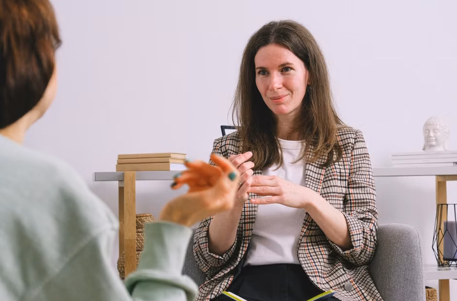 Psychotherapist Amy Morin recommends 'power phrases' for stressful situations