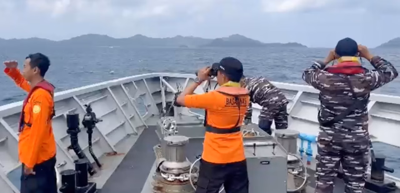 Rescuers find 5 survivors, search for 20 missing after Indonesia boat sinking