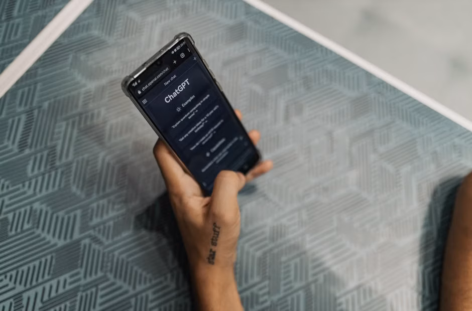 Therapist describes using ChatGPT for personal support after patients brought AI into sessions