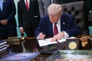 Trump announces phased generic drug tariffs starting in 2028
